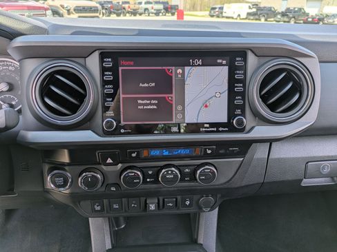 Used 2023 Toyota Tacoma TRD Off-Road w/ TRD Premium Off Road Package AWD/4WD image 11