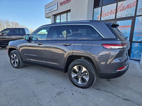Used 2022 Jeep Grand Cherokee Limited 4xe w/ Luxury Tech Group II AWD/4WD image 6