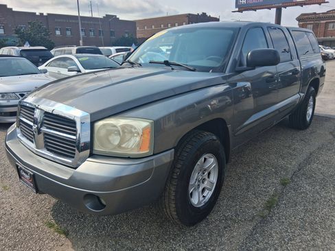 Used 2005 Dodge Dakota SLT AWD/4WD image 2