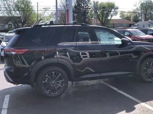 New 2026 Nissan Pathfinder SL w/ SL Premium Package AWD/4WD image 7