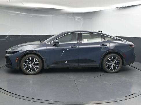 Certified 2025 Toyota Crown XLE image 5