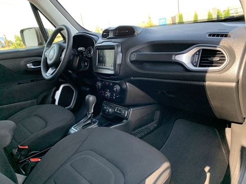 Used 2019 Jeep Renegade Latitude w/ Trailer Tow Group image 28