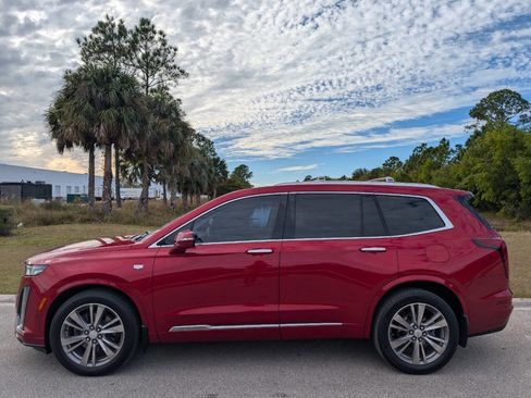 Used 2021 Cadillac XT6 Premium Luxury image 9