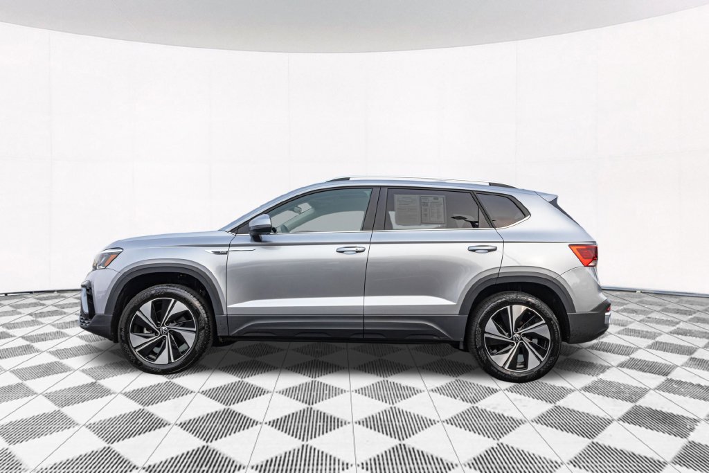 Certified 2023 Volkswagen Taos SE w/ Panoramic Sunroof Package AWD/4WD image 7