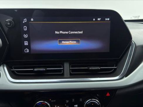 Used 2025 Chevrolet Trax LT w/ LT Convenience Package FWD image 33