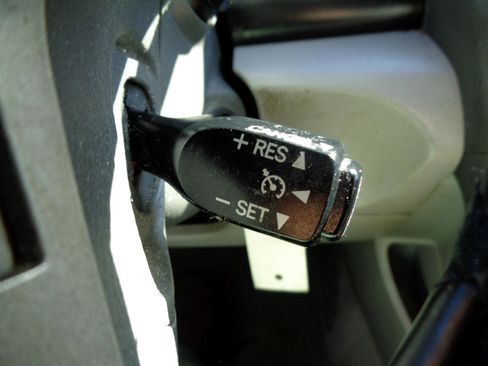 Used 2009 Toyota Camry XLE image 23