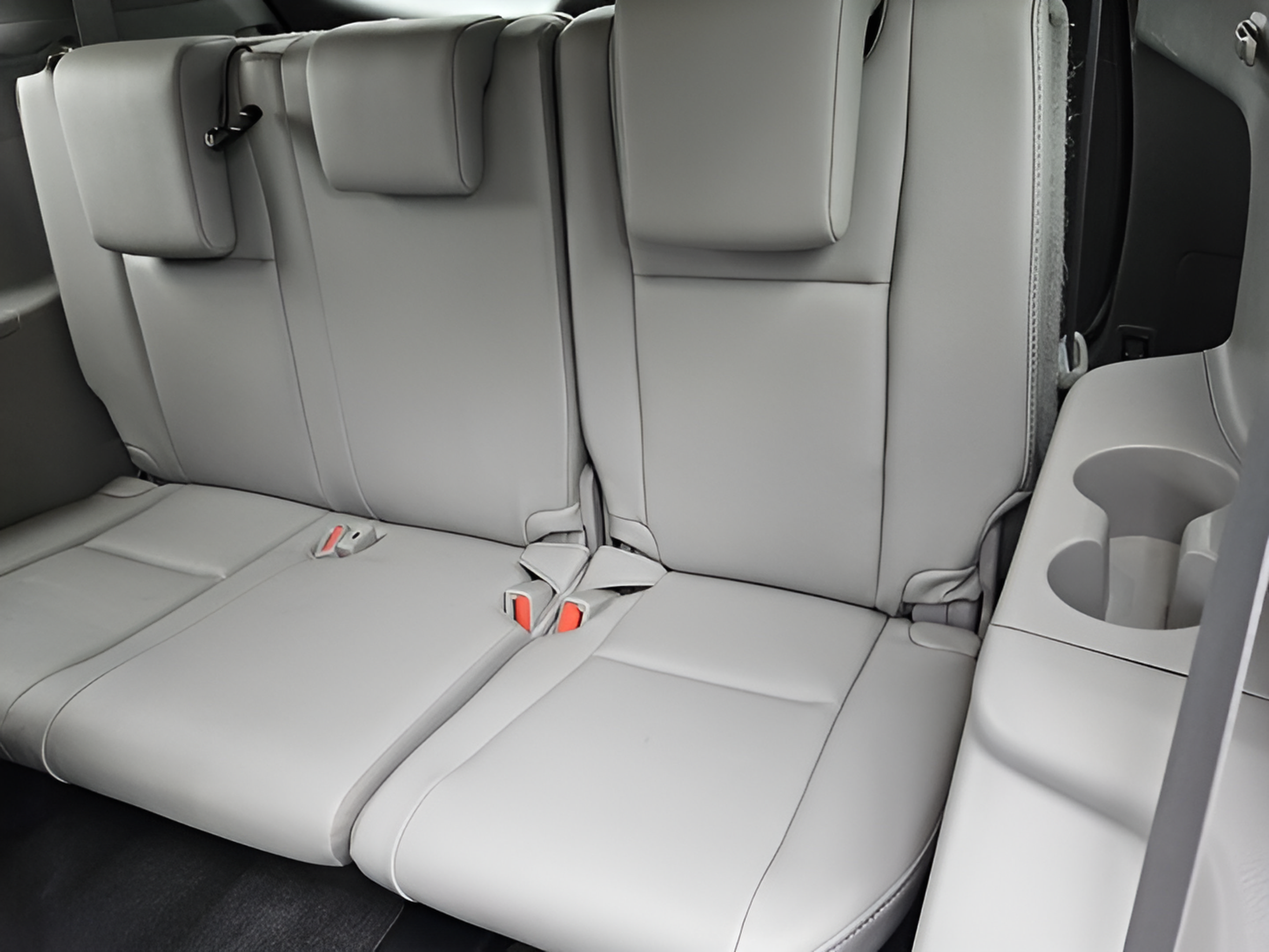 Used 2019 Toyota Highlander Limited FWD image 10