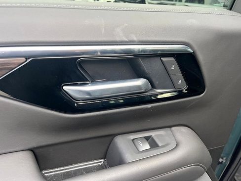 Used 2025 Chevrolet Tahoe Z71 w/ Comfort Package image 25