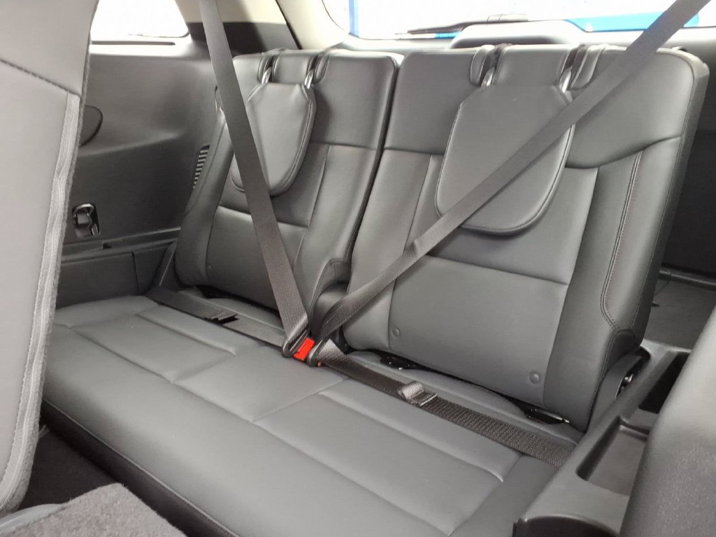 Certified 2025 Ford Explorer Active w/ Active Comfort Package AWD/4WD image 11