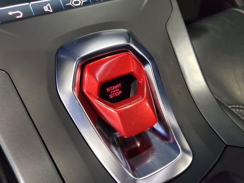 Used 2021 Lamborghini Huracan EVO image 39