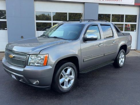 Used 2012 Chevrolet Avalanche LS w/ All-Star Edition AWD/4WD image 2