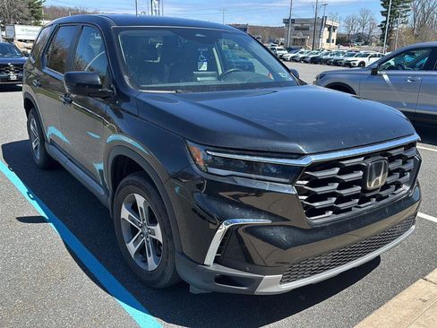 Used 2025 Honda Pilot EX-L image 2