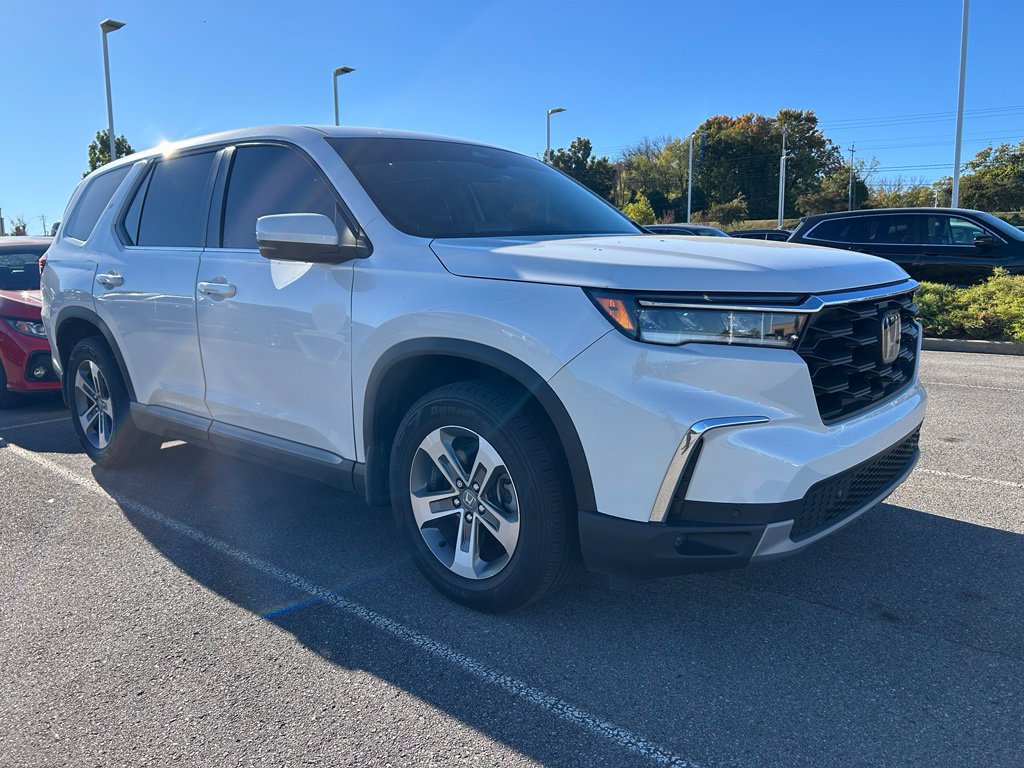 Used 2025 Honda Pilot EX-L image 2