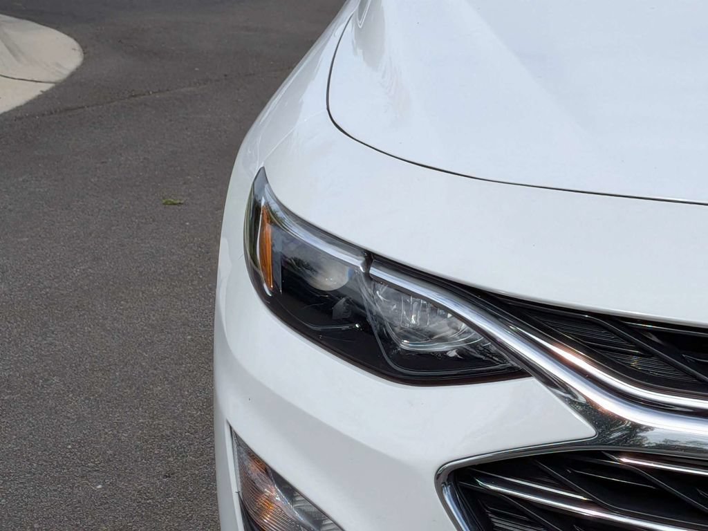 Used 2025 Chevrolet Malibu LT FWD image 10