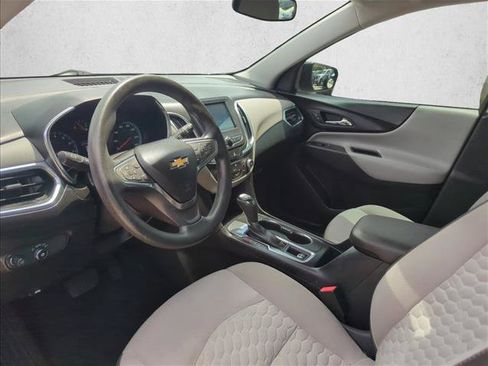 Used 2018 Chevrolet Equinox LS w/ LPO, Cargo Package FWD image 5