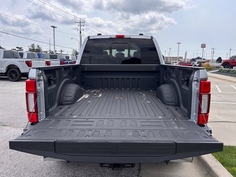 Used 2022 Ford F350 Lariat w/ Lariat Ultimate Package AWD/4WD image 16