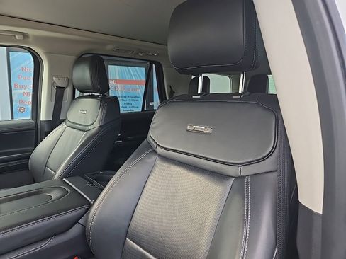 Used 2025 Ford Expedition Platinum AWD/4WD image 35