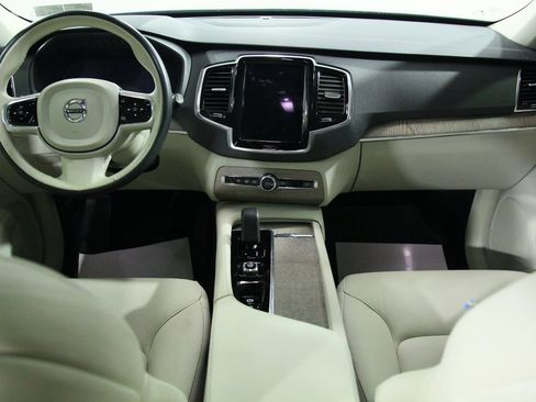 Used 2023 Volvo XC90 B6 Plus w/ Protection Package Premier AWD/4WD image 5