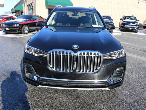 Used 2022 BMW X7 xDrive40i w/ Executive Package image 11