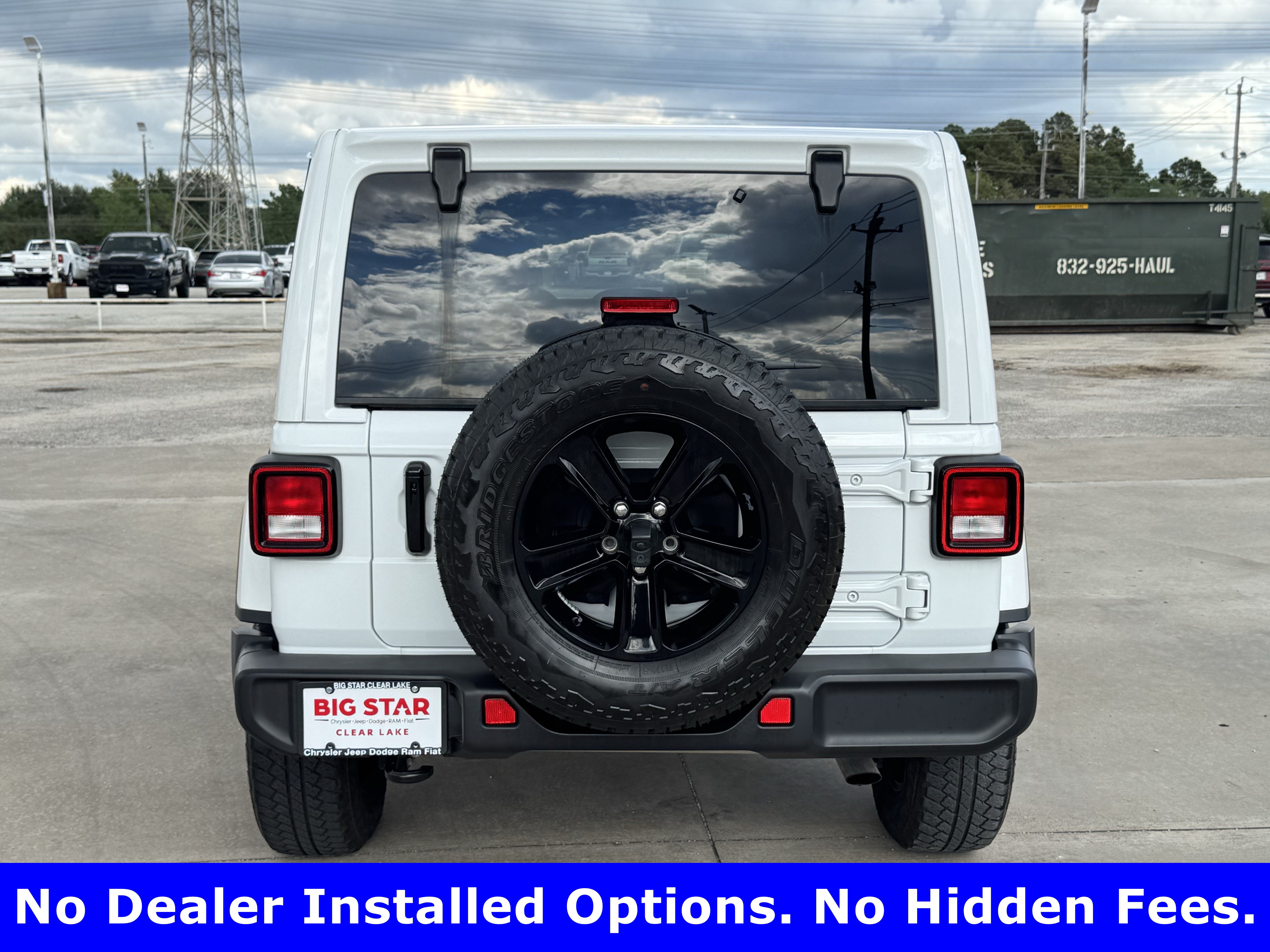 Used 2023 Jeep Wrangler Unlimited Sahara AWD/4WD image 6