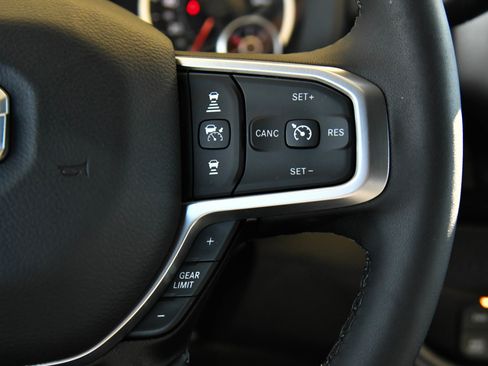 Used 2025 RAM 2500 Big Horn image 34