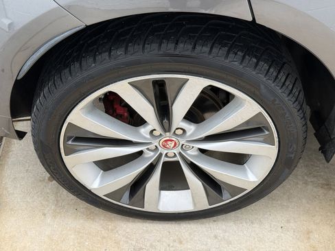 Used 2017 Jaguar F-PACE S image 15