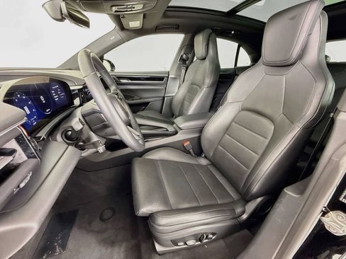 Used 2025 Porsche Macan Electric RWD image 5