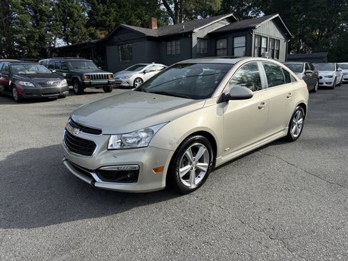 Used 2015 Chevrolet Cruze LT w/ Sun, Sound and Sport Package FWD image 2