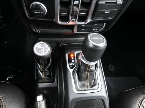 Used 2022 Jeep Gladiator Overland image 17