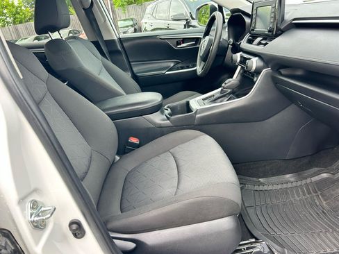 Used 2022 Toyota RAV4 XLE FWD image 8