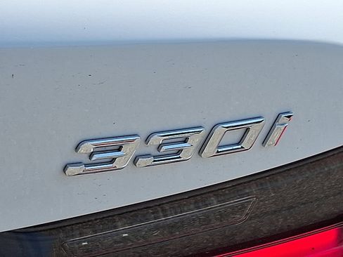 Used 2022 BMW 330i xDrive Sedan w/ M Sport Package image 29