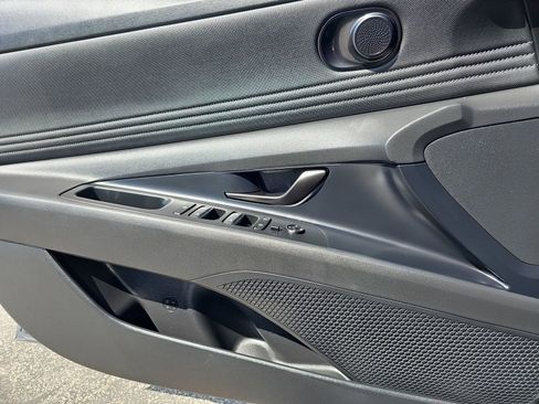 Certified 2025 Hyundai Elantra SEL image 32