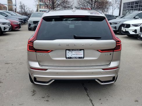 New 2026 Volvo XC60 B5 Plus w/ Climate Package image 8