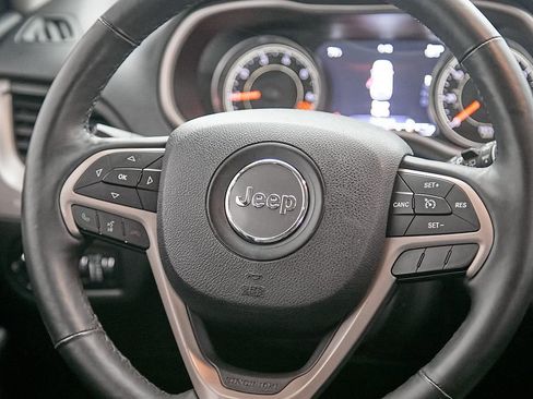 Used 2015 Jeep Cherokee Limited AWD/4WD image 26