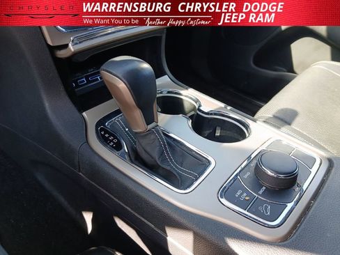 Used 2017 Jeep Grand Cherokee Limited w/ Luxury Group II AWD/4WD image 23