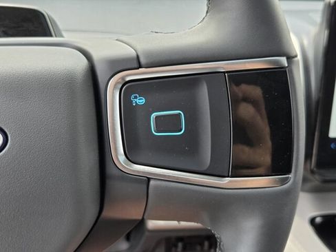 Used 2025 Ford Expedition Active RWD image 25
