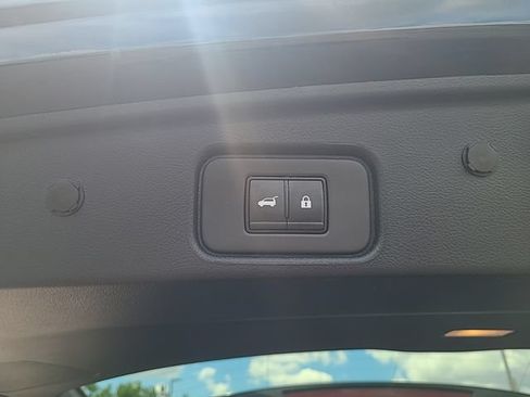 Used 2025 Nissan Pathfinder Rock Creek AWD/4WD image 33