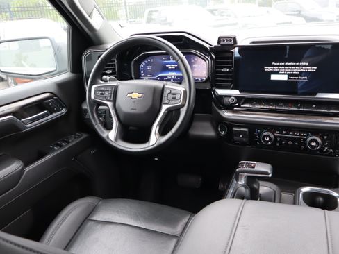 Used 2023 Chevrolet Silverado 1500 LTZ AWD/4WD image 15