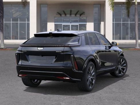 New 2026 Cadillac Lyriq Signature Sport AWD/4WD image 4
