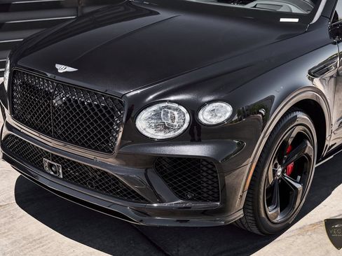 Used 2024 Bentley Bentayga AWD/4WD image 5
