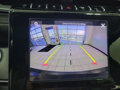 Used 2025 Jeep Grand Cherokee Altitude image 37