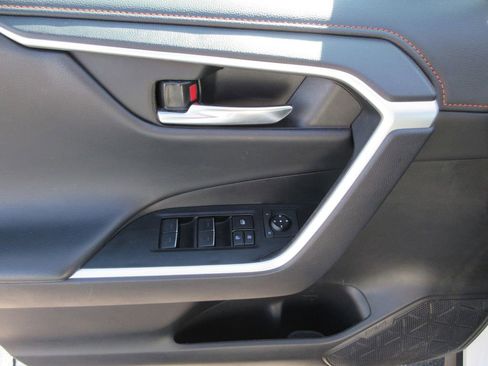 Used 2024 Toyota RAV4 Adventure image 22