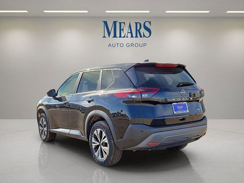 Used 2023 Nissan Rogue SV image 3