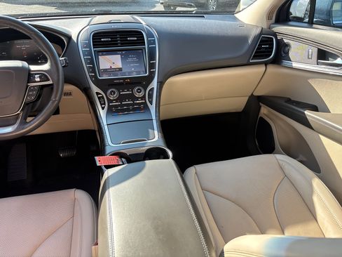 Used 2019 Lincoln Nautilus Reserve FWD image 30