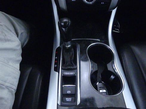 Used 2018 Acura TLX FWD image 16