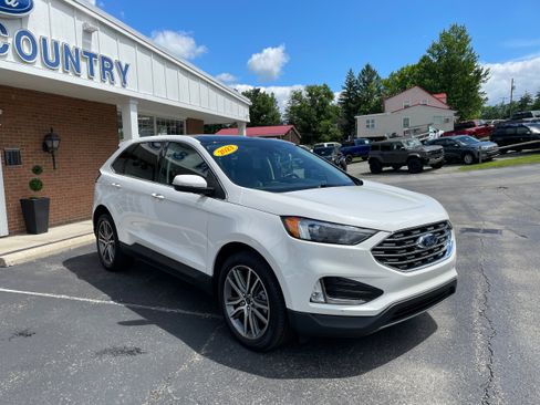 Used 2023 Ford Edge Titanium AWD/4WD image 3