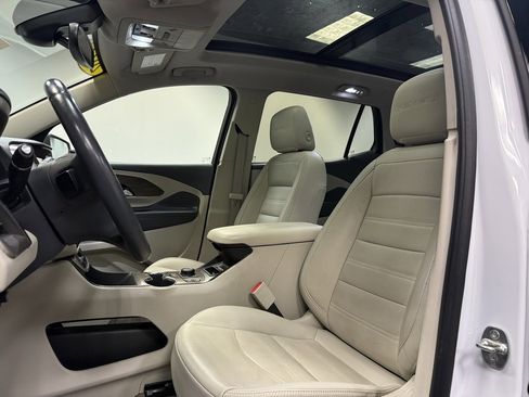 Used 2023 GMC Terrain Denali image 24