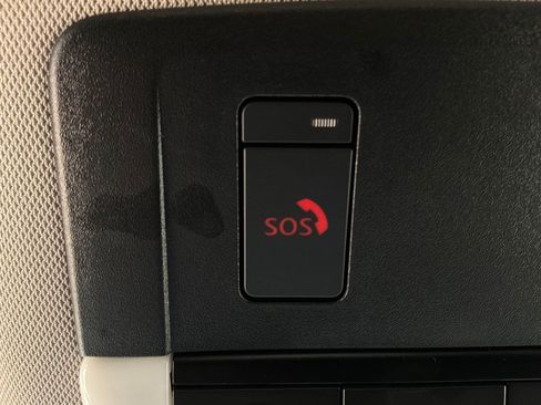 Used 2025 Nissan Rogue SV FWD image 18