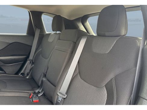 Used 2015 Jeep Cherokee Latitude image 17