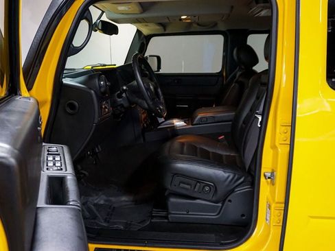 Used 2005 HUMMER H2 w/ Preferred Equipment Group image 8